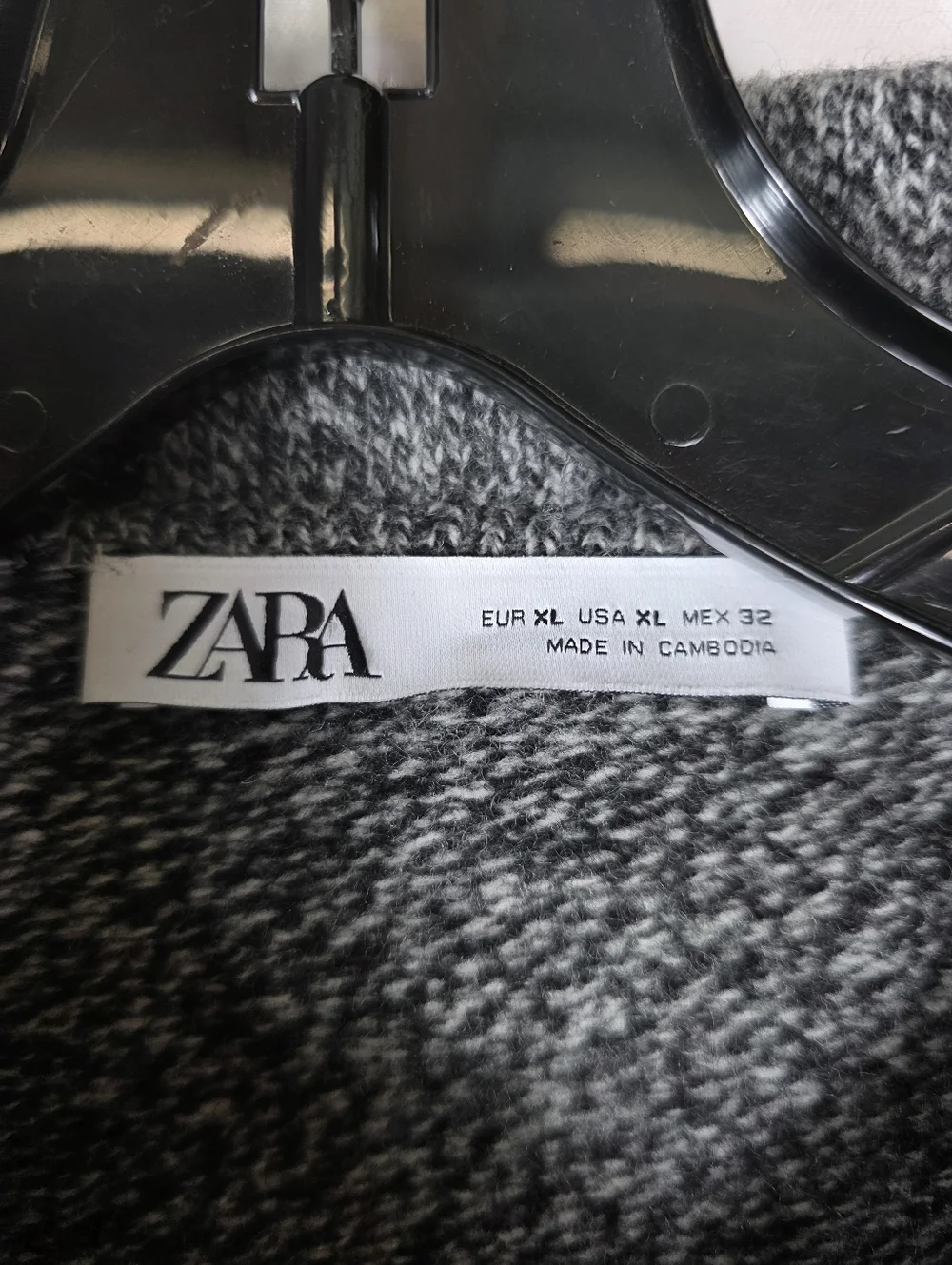 Zara 100% wool knit  Women's Marled Black-Gray  Cardigan with gold buttons - Picture 6 of 12